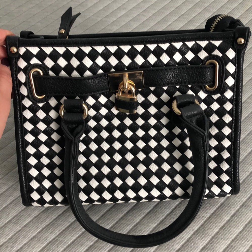 Black and white small Charming Charlie Purse